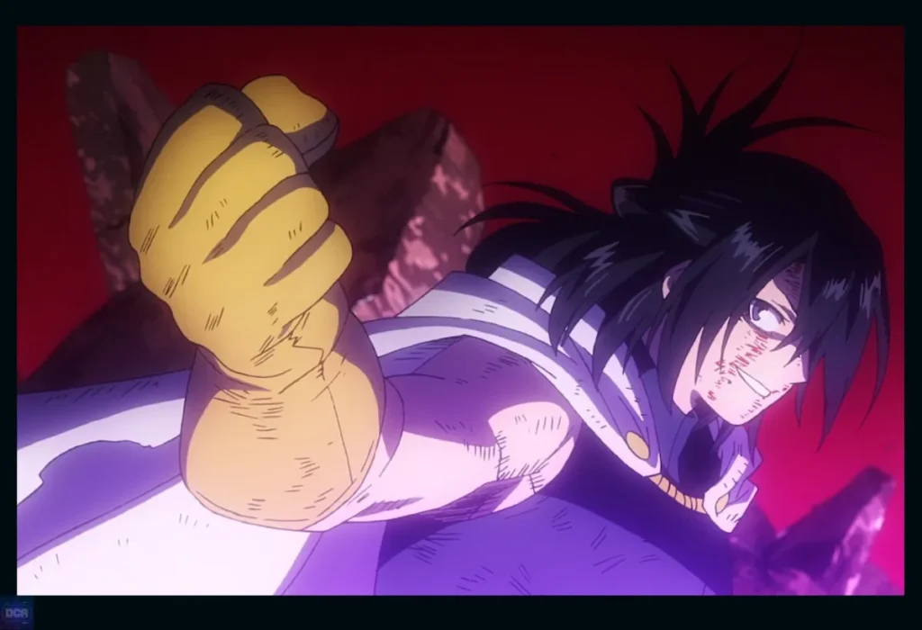 Nana Shimura, a portadora do One For All, usando sua individualidade, o poder sobrenatural da heroína e mãe de My Hero Academia.